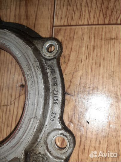 Задняя крышка с сальником Крайслер