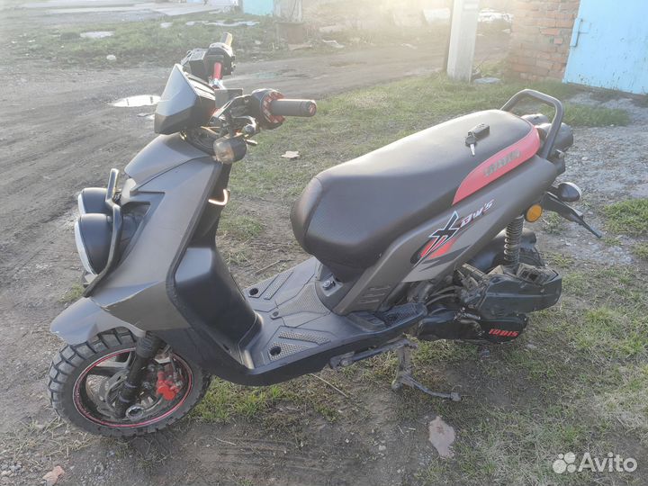 Скутер Ирбис 150