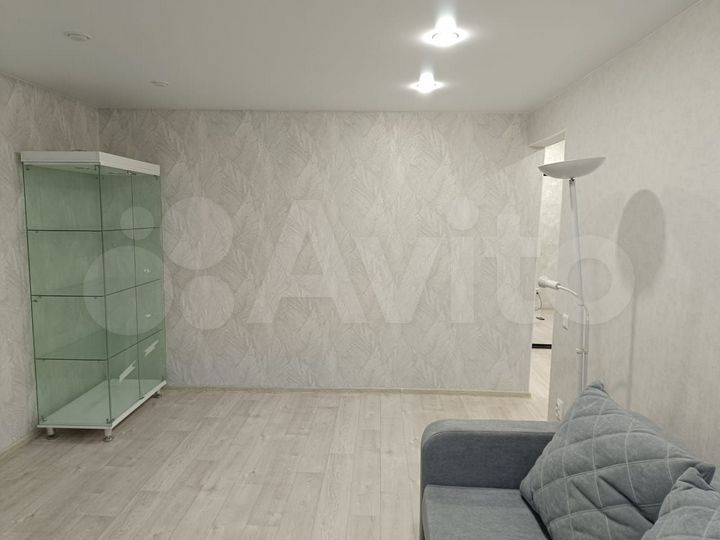 2-к. квартира, 50 м², 1/5 эт.