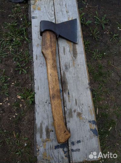 Садовый инвентарь. колышки для помидор