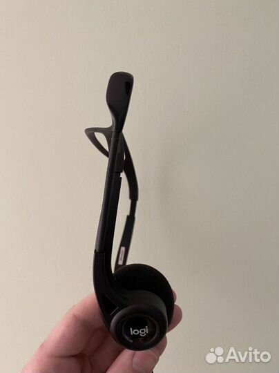 Гарнитура Logitech с микрофоном