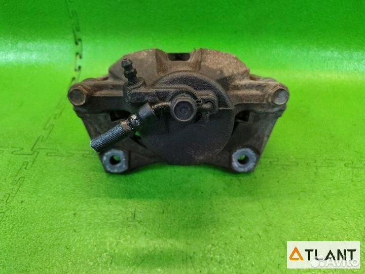 Суппорт передний левый toyota wish