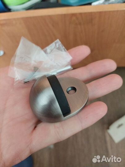 Ограничитель комнатных дверей