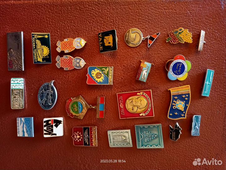 Значки редкие в одном экземпляре