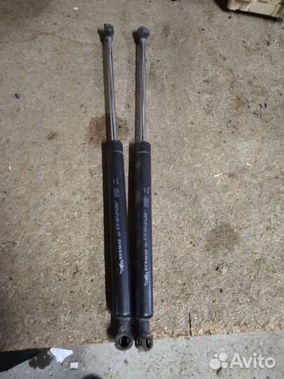 Амортизаторы крышки багажника рено клио 2