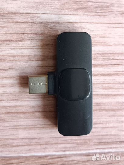 Петличный беспроводной микрофон для андроид