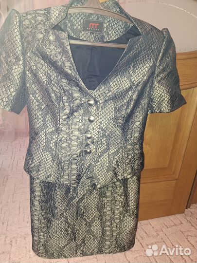 Продам костюм