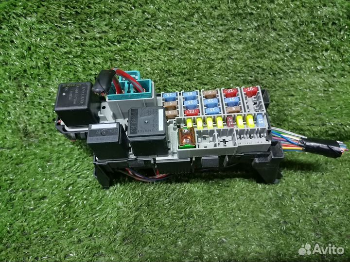 Блок предохранителей DPN13800159HWB Volvo S60 V60