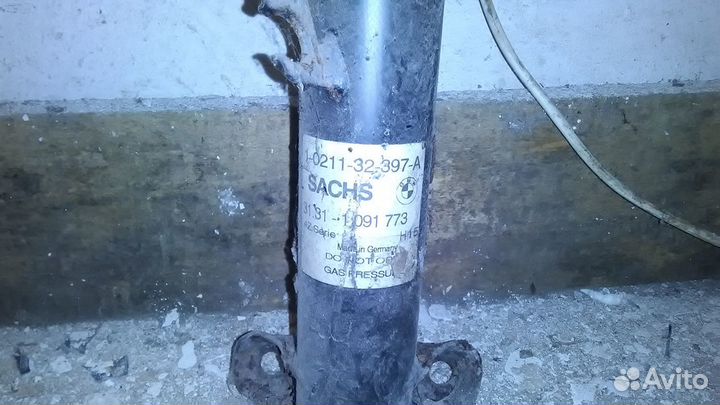 Амортизатор передний BMW E36