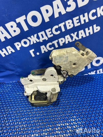 Задний правый замок двери Nissan Almera N16 седан