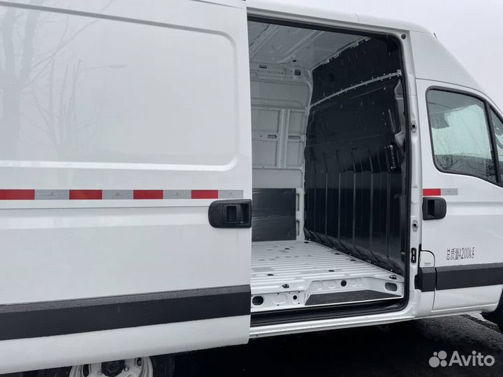 Iveco Daily цельнометаллический, 2024