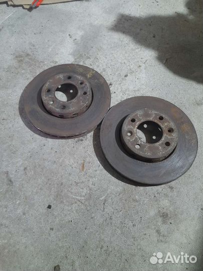 Передний тормозной диск Kia Carens