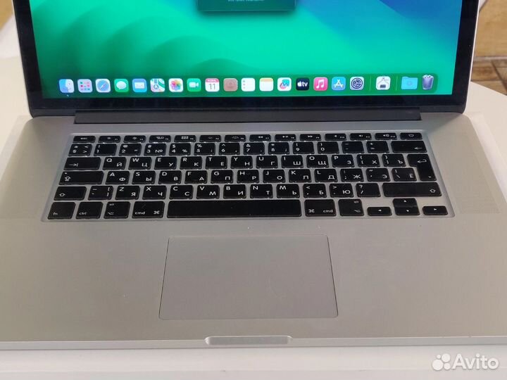 MacBook Pro 15 retina i7 8gb 256gb ssd