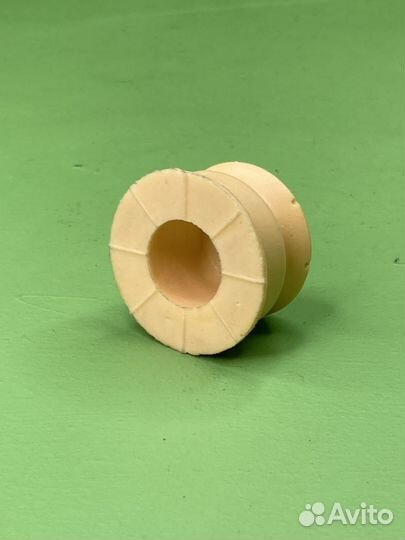 Втулка кабины 20x44x28 желтая (р) \Scania 113/143