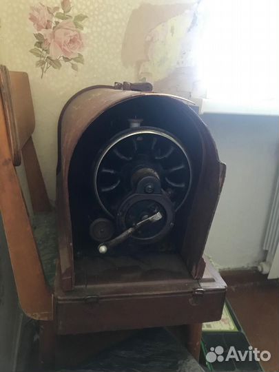 Швейная машина Singer