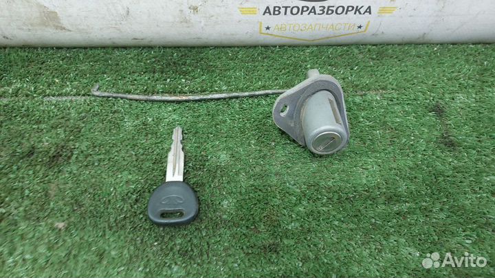 Личинка замка крышки багажника Шевроле Ланос