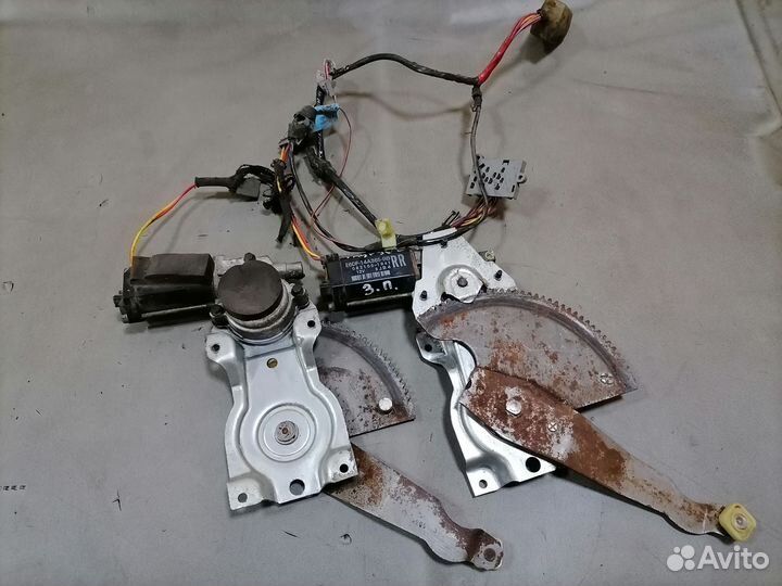 Стеклоподъёмник задний электрич.Ford Taurus 2 1995