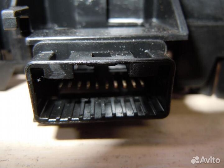 Подрулевой переключатель поворотов Subaru Foreste