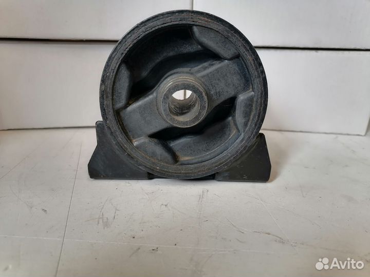 Подушка/опора двигателя Toyota Camry '86-'91