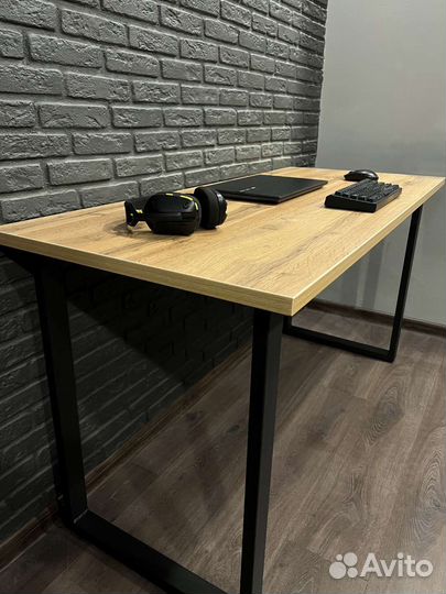 Рабочий стол в стиле лофт 