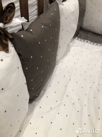 Продам бортики в детскую кроватку