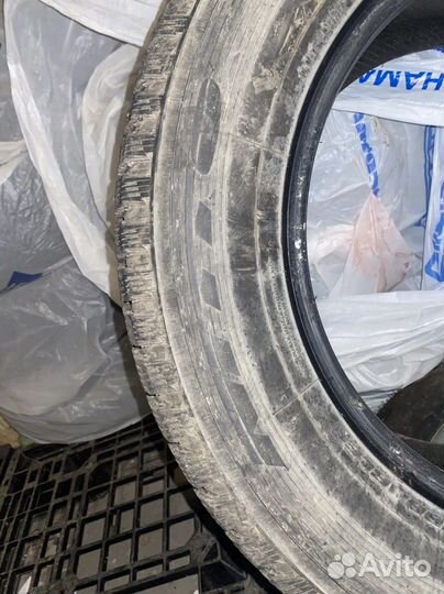 Nitto Therma Spike 225/65 R17