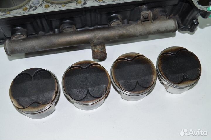 Блок цилиндров с поршнями Kawasaki ZZR1100-1