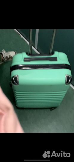 Чемодан с шубами