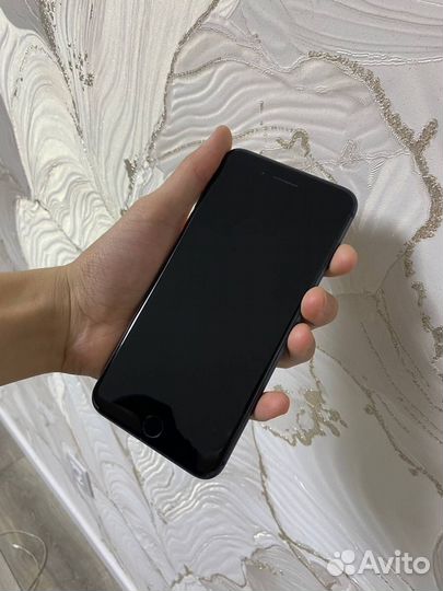 iPhone 8 Plus, 64 ГБ