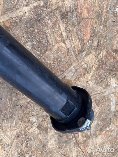 Амортизатор задний правый Land Rover Range Rover