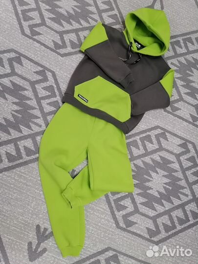 Спорт костюм теплый 152 см