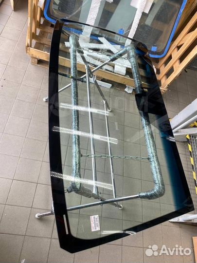 Лобовое стекло LexusLX450/LX570 56101-6A962