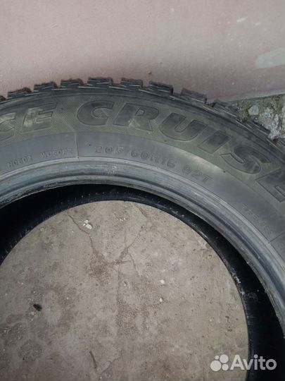Bridgestone Ice Cruiser 5000 205/60 R16 92T