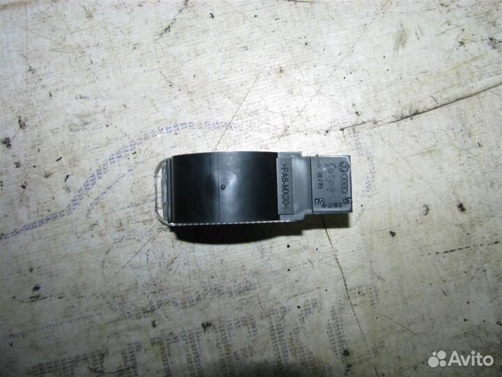 Плафон салонный Audi A3 (8PA) 2004-2013