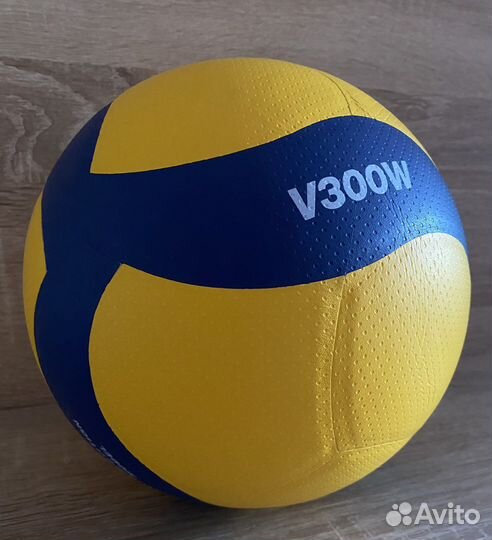 Волейбольный мяч mikasa V300W