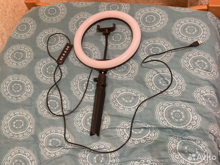 Лампа настольная для тик тока или лайка