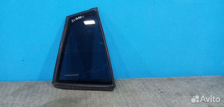 Стекло двери задней правой форточка Subaru Impreza