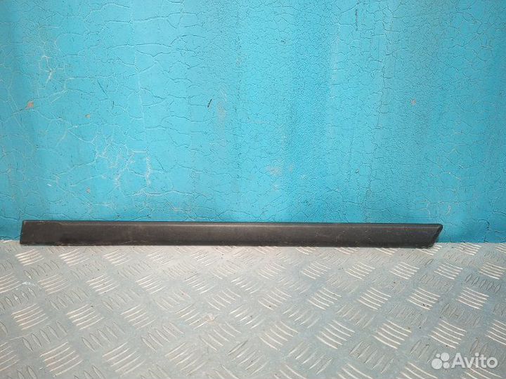 Молдинг двери задний левый Ford Fiesta 5 1.4 fxjb