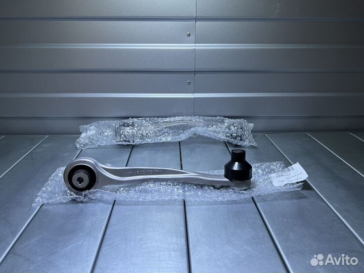 Рычаг передней подвески Audi Q5 Q7 4M0407510B