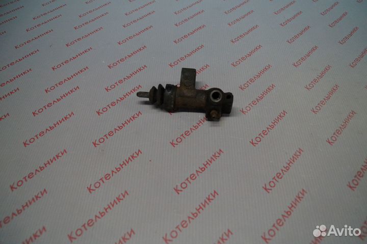 Nissan 30620-2J00A Цилиндр сцепления рабочий