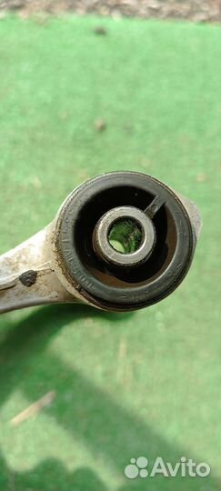 Рычаг передний верхний левый Infiniti m35