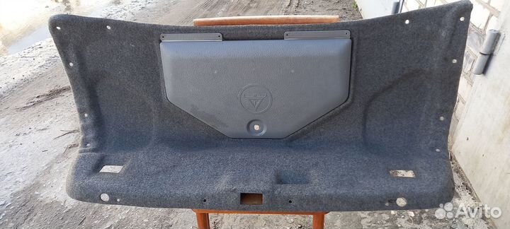 Обшивка крышки багажника BMW 5