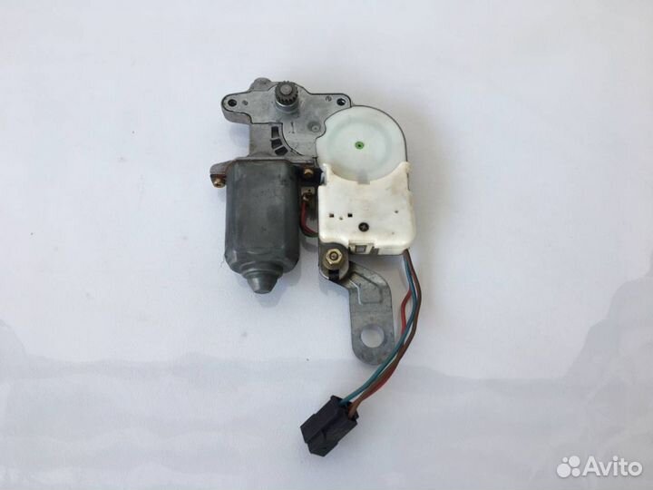 Двигатель,моторчик люка Volkswagen Passat B3