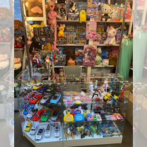 Витрины стеклянные с подсветкой