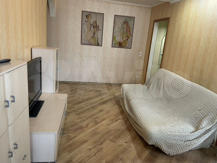 3-к. квартира, 65 м², 2/5 эт.
