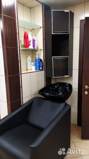 Сдаю парикмахерское кресло