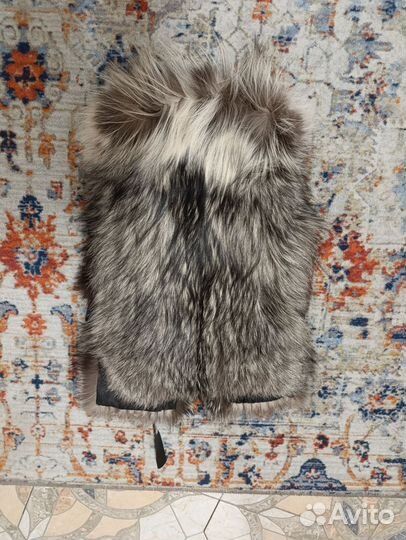 Жилетка меховая женская