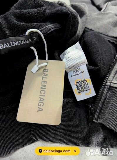 Костюм Balenciaga