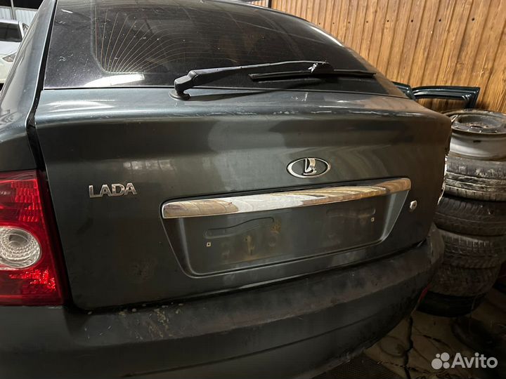 Крышка багажника priora хэтчбек