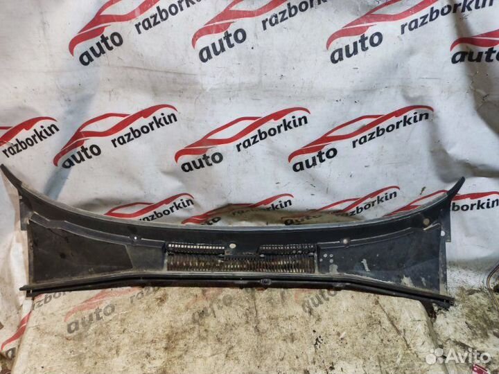 Решетка под лобовое стекло передняя Chevrolet Niva